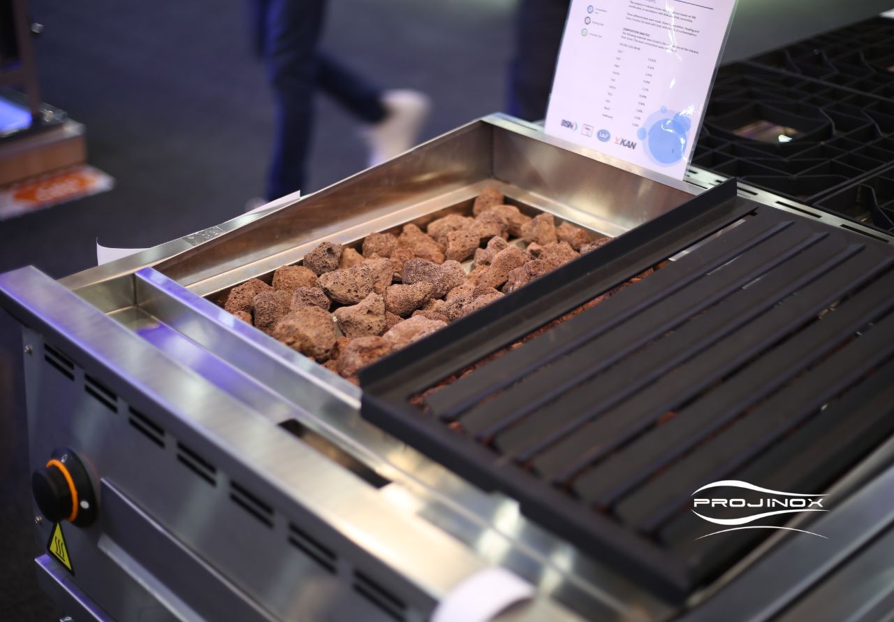 Broiler com pedra vulcânica: sabor do churrasco direto na sua cozinha
